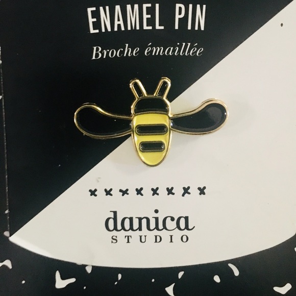 Danica Studio Jewelry - 🐝 Danica Studio Bumble Bee Enamel Pin